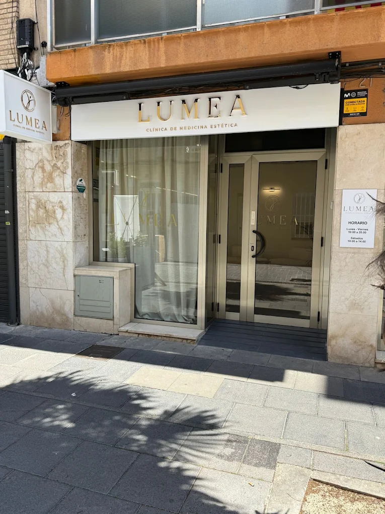 Fachada de Lumea en Carrer de l'Onze de Setembre, Castelldefels