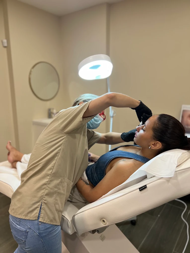 Tratamiento de rejuvenecimiento facial en Lumea